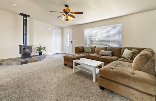 Kuna House | Heart of Kuna Backyard King Parking Smart TV