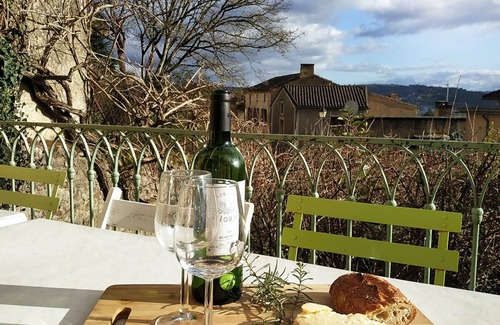 Pays-de-Belves House | Heart of medieval beau village Belves- townhouse with terrace and garden.