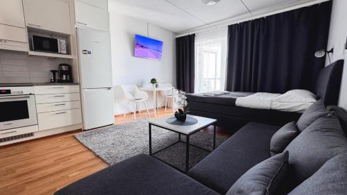 Oulu Apartment | Heart of Oulu studio Parking