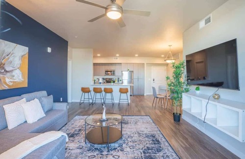 Tempe Apartment | Heart of Tempe | Balcony, Pool, Gym, W/D, Parking