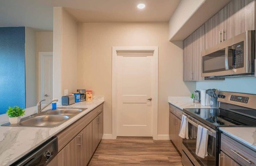 Tempe Apartment | Heart of Tempe | Balcony, Pool, Gym, W/D, Parking