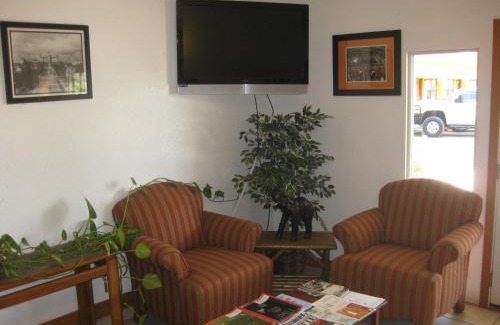 East Oak Hill Hotel | Heart of Texas Motel