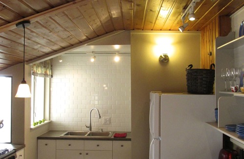 Silver Hill Cottage | Heart of the action, Nob Hill fun, with the privacy you desire.