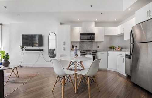 Mission District Apartment | Heart of the City - 2BR, Prk, AC, Mountain Views