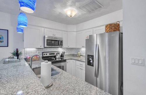 Northeast Virginia Beach House | Heart of Virginia Beach's Vibe district! Relax at The Wave Break Hideaway!