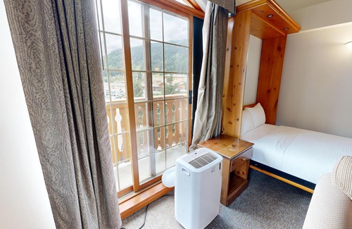 Sun Peaks Hotel | Hearthstone Lodge #225