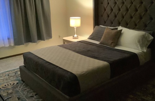Glen Carbon Bed & Breakfast | HEARTLAND B & B/BUS/ RETREAT Rooms for Traveling Nurses, Couples, 5 star Meals