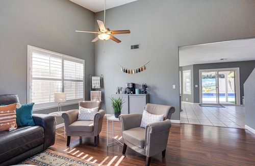Glendale House | Heated Pool. 3 King Rooms! Sleeps 9!