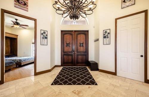 Burnt Store House | Heated Pool and Spa, Sleeps 16! - Villa Mangrove