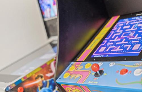 River District House | Heated Pool, Arcade, 2 Kings, 75 Tv, Near Ami-img