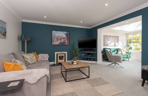 Broadstairs House | Heated Pool in Spacious Family Friendly Luxury