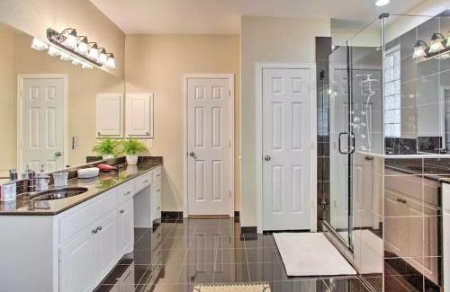 Allen Villa | Heated Pool, Pool Table, Hot Tub, Home Theatre, Guest House, Basketball Court, Sleeps-20