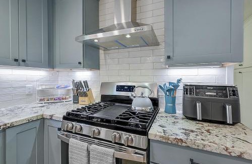 College Station House | Heated Pool Relaxing Casa da Vida 4 BR 3BA Pet Friendly