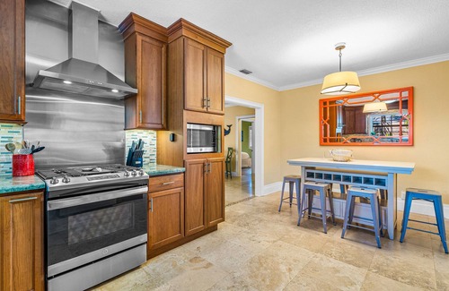 Delray Beach House | Heated Pool/Spa & Putting Green! Walk to 'The Ave' - 1.3mi to beach