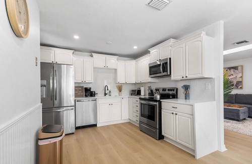 Palm Beach Gardens House | Heated POOL 4B/2B Mins to PGA Golf & the Beach!