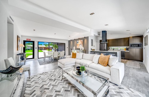 Riverside Park House | Heated Pool! Waterfront+Kayak! Close 2 Beach!