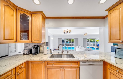 Bermuda Riviera House | Heated Pool & Waterfront! Walk To Beach & Shops!