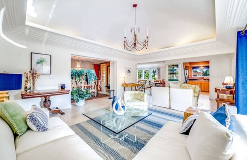 Lighthouse Point House | Heated SaltWater Pool! Ping Pong! Euro Style+Close To Beach!