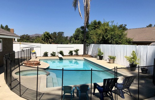 Thousand Oaks House | HEATED SPA, WEEKDAY DISCOUNTS, CUL-DE-SAC! Newly Remodeled Farmhouse home!