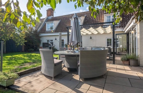 East Dereham Cottage | Heath Cottage dates back to 1650 and has been lovingly restored and extended.