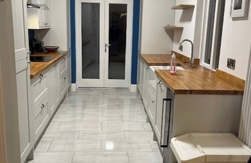 Offerton House | Heaton Chapel Gem: 3BD Victorian Parkside Stay