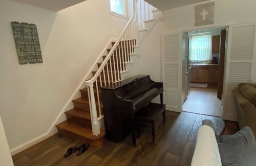 Lochearn House | Heavenly Luxury, Bright & Spacious – Near Downtown - Kitchen- Workspace, Laundry