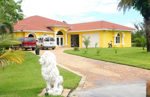 Bell Villa House | Heavenly luxury villa for adults on the peninsula framed by romant. lake