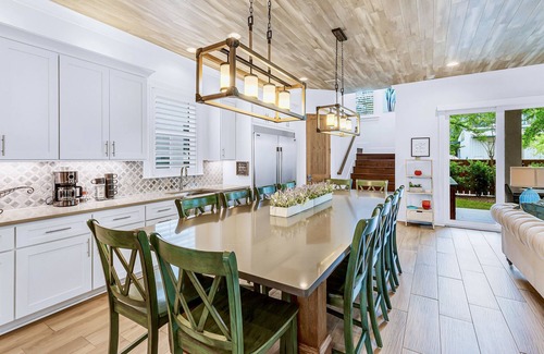 Miramar Beach House | Heavenly Waves: Free golf cart, Walk to beach, Heated pool, Game room, Bunk Room