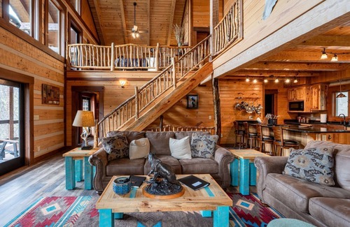 Topton Cabin | Heavens Ridge-3-bedroom Pet Friendly Luxury Log Cabin Rental, Mountain Views, 30 Minutes to Great Smokey Mountains, High Speed Internet, 3 Decks, Hot Tub in Nantahala NC