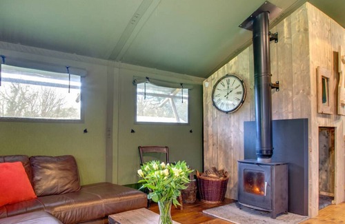 Talybont-on-Usk House | Hebog Glamping Lodge