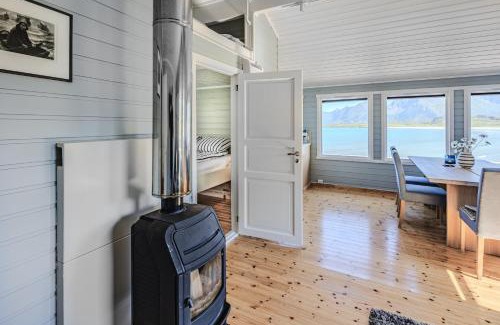 Flakstad House | HeiaHytta Fredvang