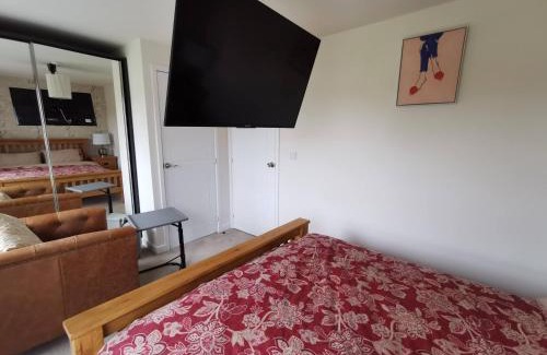 Nottingham House | Helena's Place (7 minutes walk to Nottingham Train station)