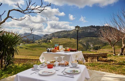 Calatafimi Bed & Breakfast | Helimos B&B with Segesta Temple view near Castellammare del Golfo