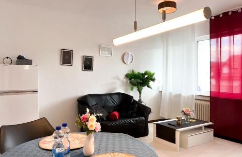 Hofherrnweiler Apartment | Helle 2 Zimmer Wohnung mit Balkon gemütlich & zentral