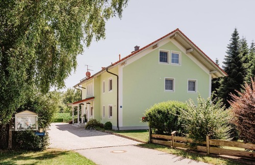 Wurding Apartment | Helles Zwei-raum-appartement mit Balkon