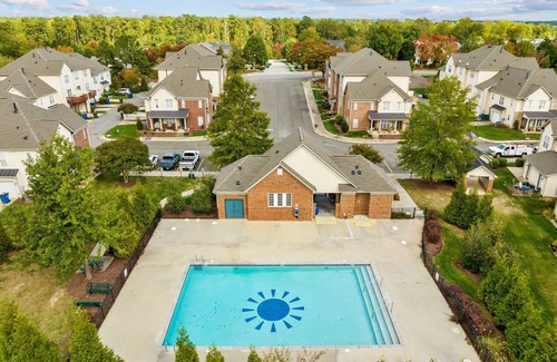 Brier Creek Country Club House | Helluva Haven - near RDU, RTP, & Cary - 2 BD & 2.5 Bath