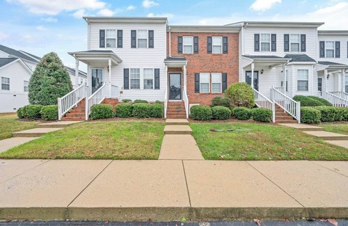 Fuquay-Varina House | Hemingway's Hideaway | Walkable | King Bed