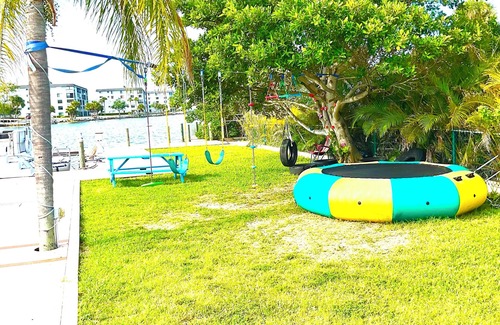 Cocoa Beach Boat Rental | Hemingway's Hideout: A Sailboat Hotel