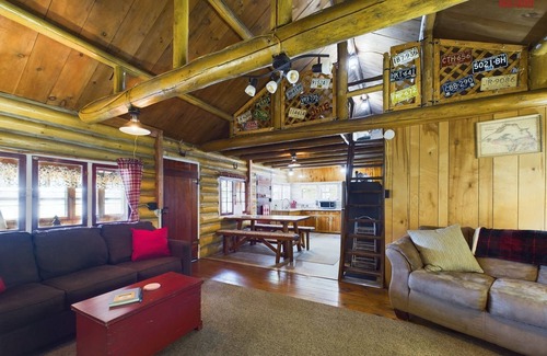 Wetmore Cabin | Hemlock Cove-Ostrander Lakefront Cabin-Boats-In the Woods