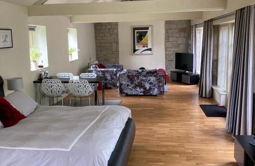 Dinnington Bed & Breakfast | Hemples Lodge