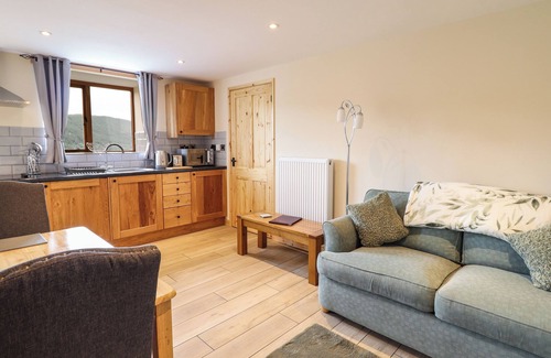 Llanwddyn Cottage | Hen Blaid