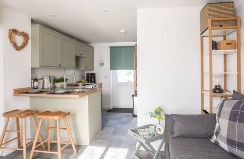 Mynytho Cottage | HEN GAREJ, pet friendly, with a garden in Llanbedrog
