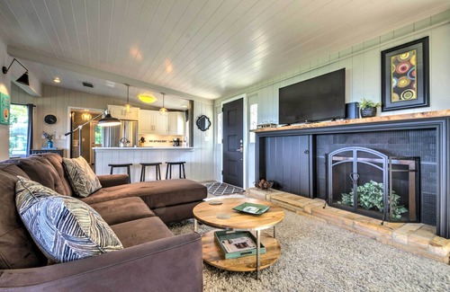 Laurel Park House | Hendersonville Home w/Views - 3 Mi to Downtown!