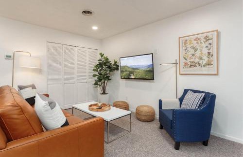Druid Hills Apartment | Hendo Hideaway Unit B 2bed,1 bath