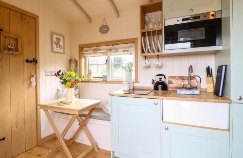 Redmile House | Herbie's Shepherds Hut