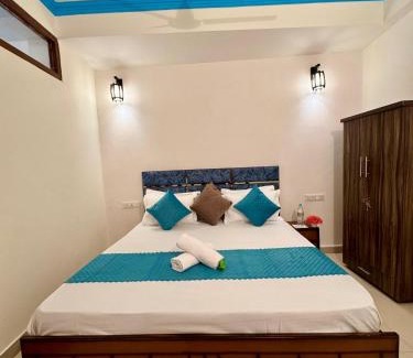 Kasauli Apartment | Heritage house by BawaStay kasauli
