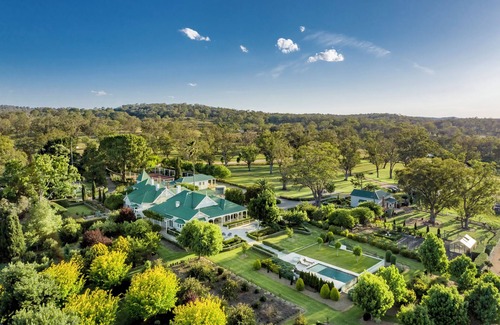 Dalveen House | Heritage List Homestead - 6 Star Accomodation for Large Groups