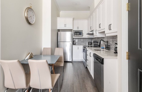 Smiths Falls Apartment | Heritage Rideau 1Br Apartment. Free Parking