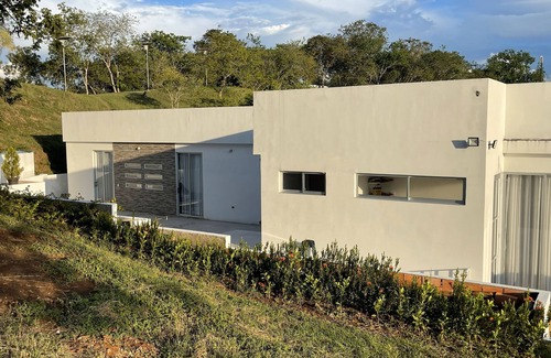 Melgar Cottage | Hermosa Casa Vacacional Para Compartir en Familia o con tus Amigos. Súper Seguro