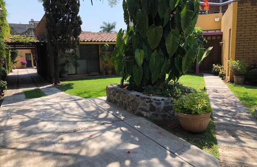 Central Cuernavaca House | Hermosa casa en el corazón de la ciudad de la eterna primavera.